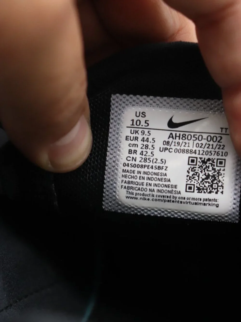 Nike Air Max 270 Men's Size 10.5 Black White Athletic Sneakers AH8050-002